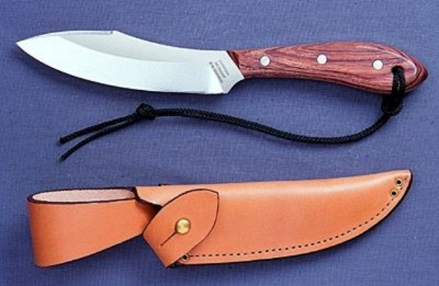 Picture of Grohmann R4C - #4 | Rosewood Handle | Carbon Steel | Regular Button Tab